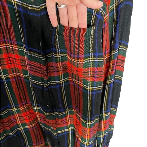 Old Navy Red Plaid Button Down Classic Shirt Medium - Picture 4 of 5